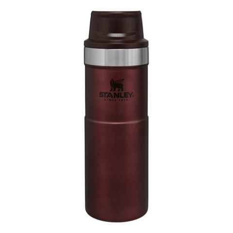 Stanley 0.47L Classic Trigger-Action Travel Mug - Wine Red için detaylar